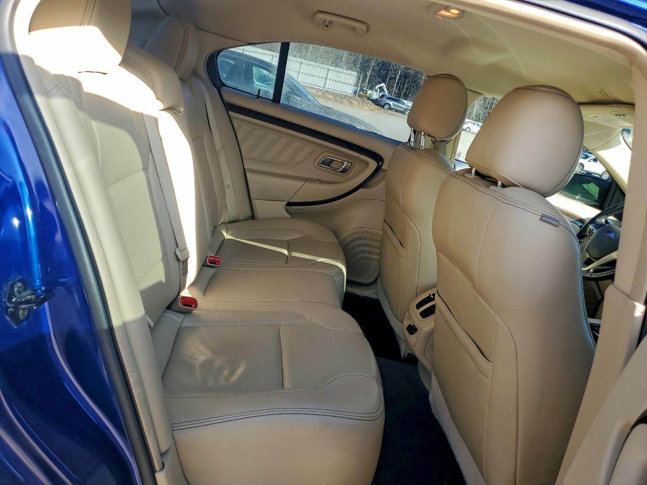 Ford Taurus Limited Image 6