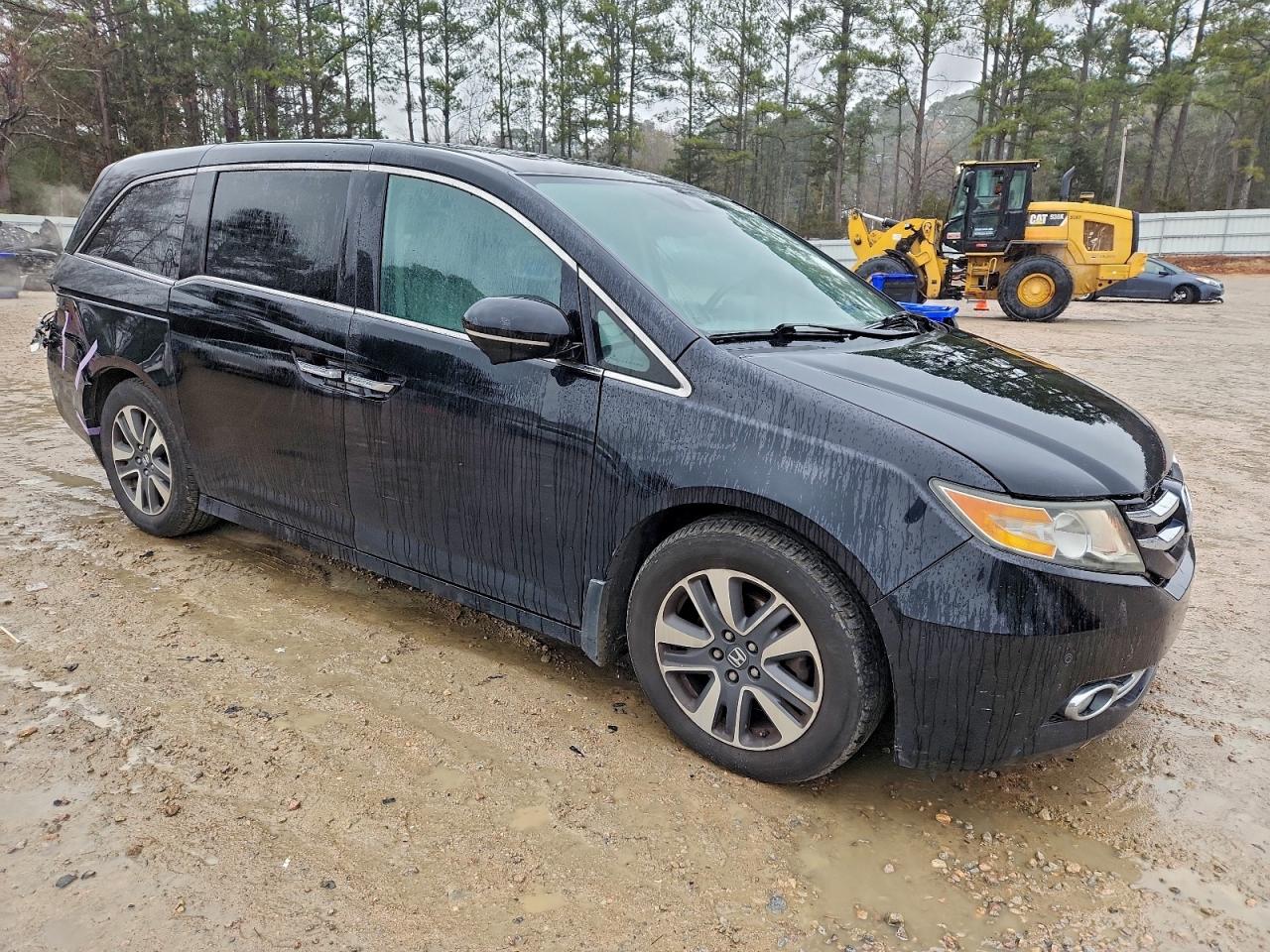 Honda Odyssey Touring Image 2