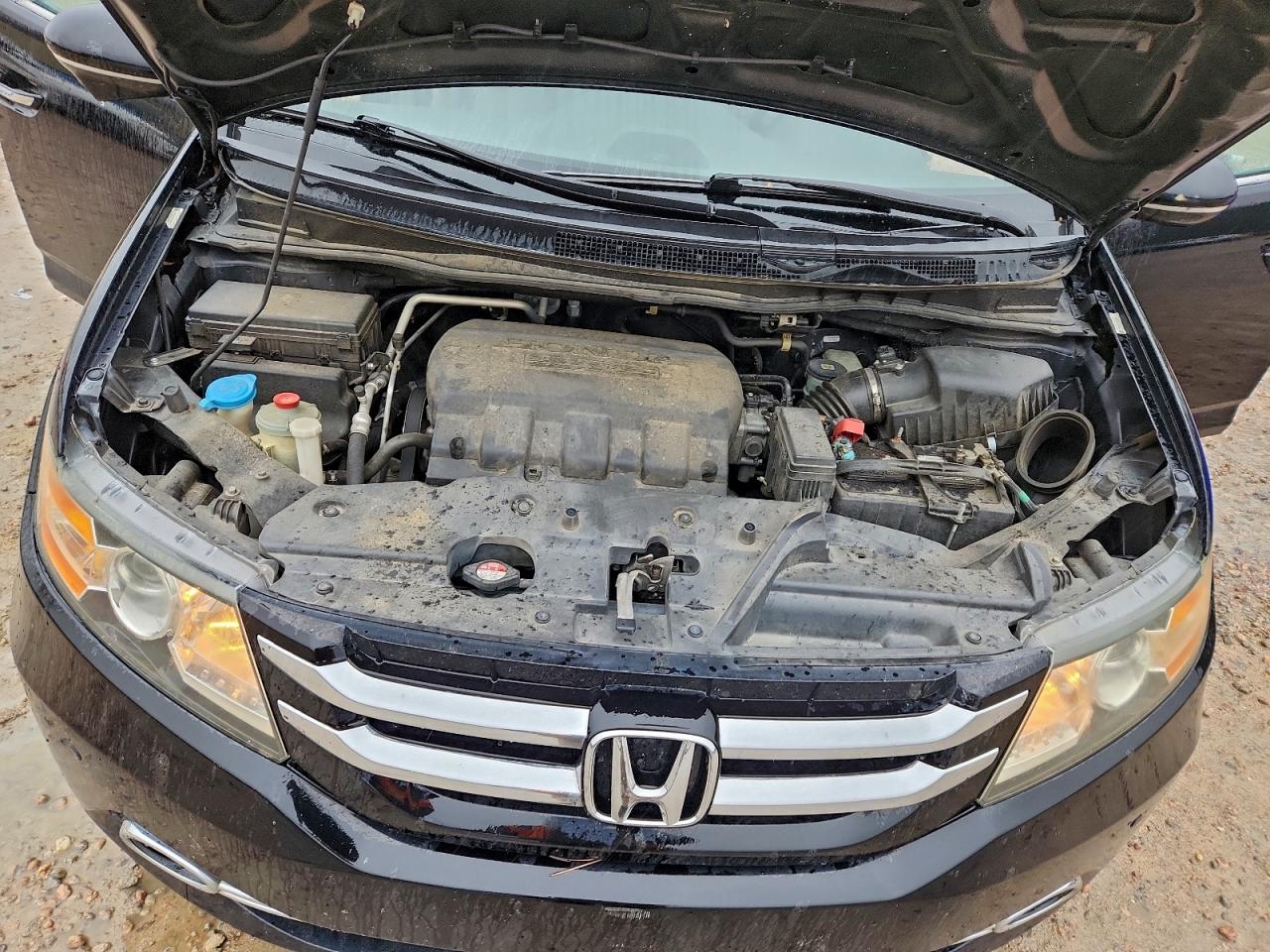 Honda Odyssey Touring Image 8