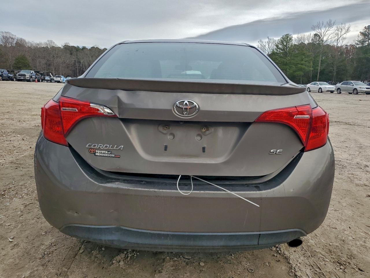 Toyota Corolla L Image 7