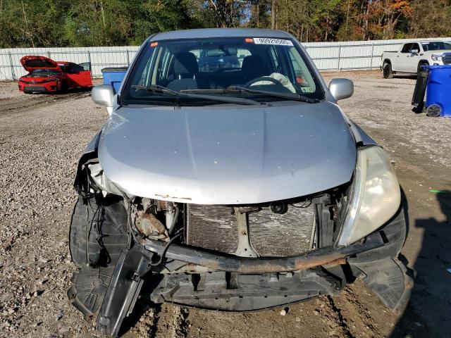 Nissan Versa S Image 4