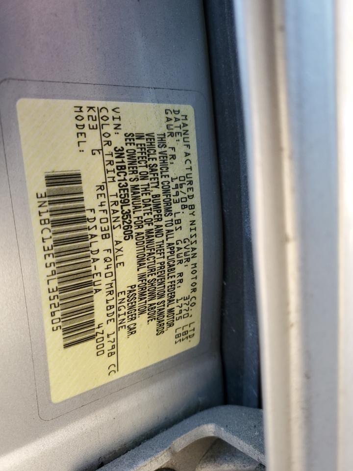 Nissan Versa S Image 12