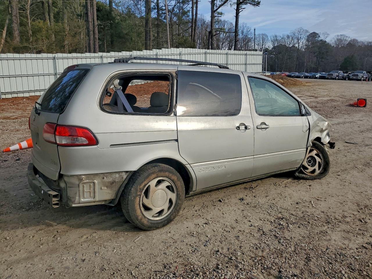 Toyota Sienna Le Image 8