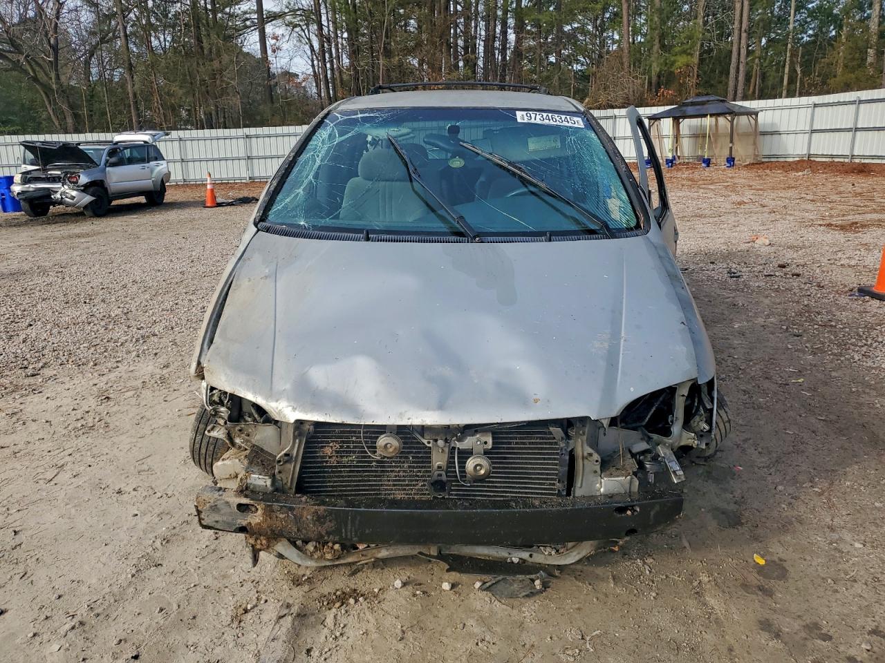 Toyota Sienna Le Image 12