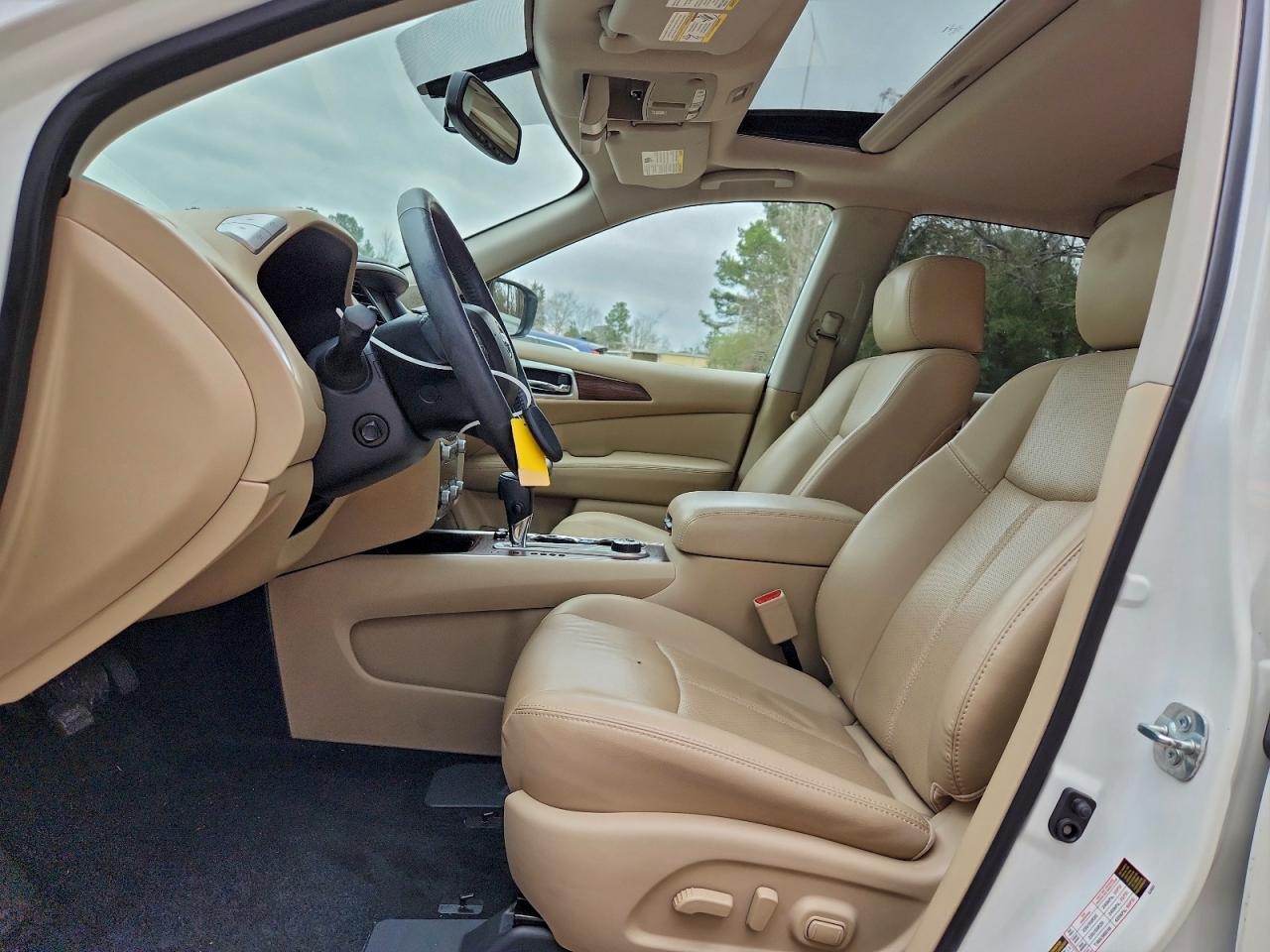 Nissan Pathfinder S Image 5