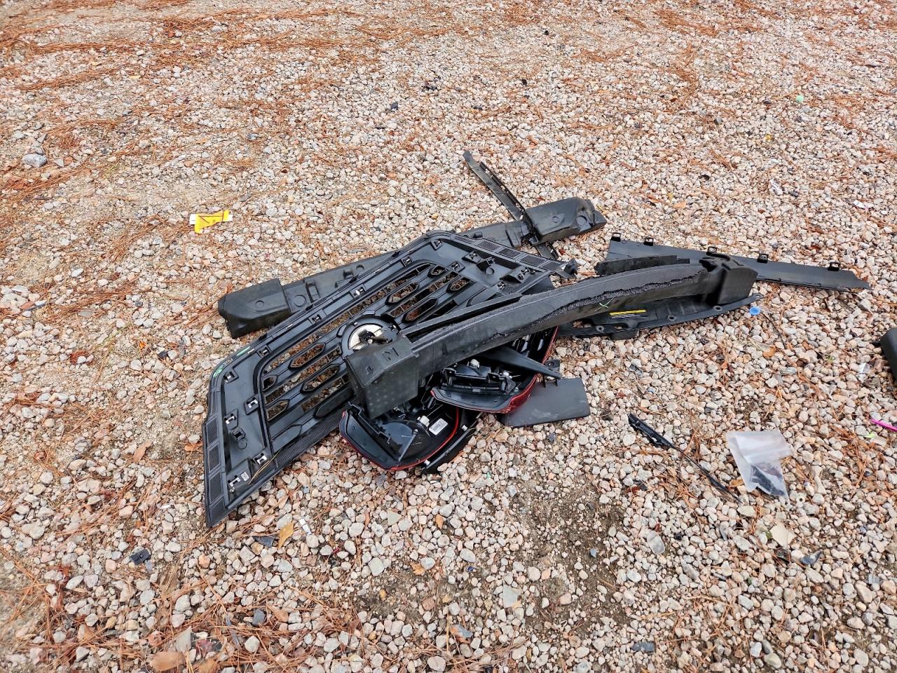 Nissan Pathfinder S Image 8