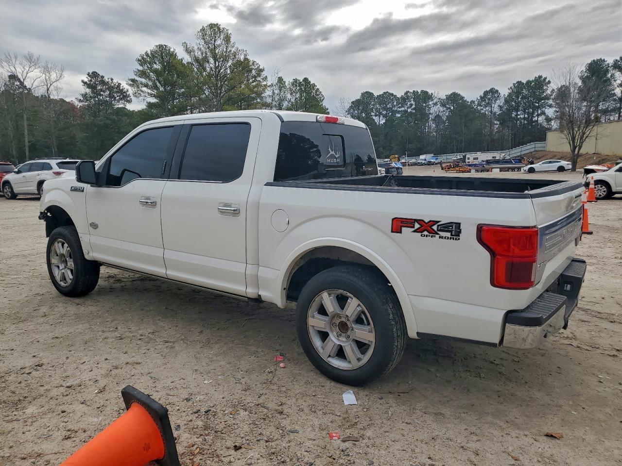 Ford F-150 Supercrew Image 6