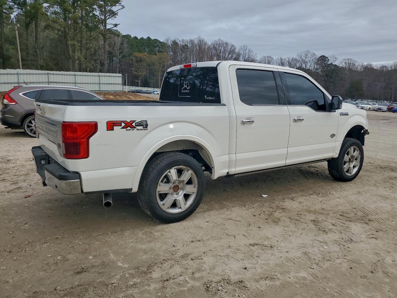 Ford F-150 Supercrew Image 4