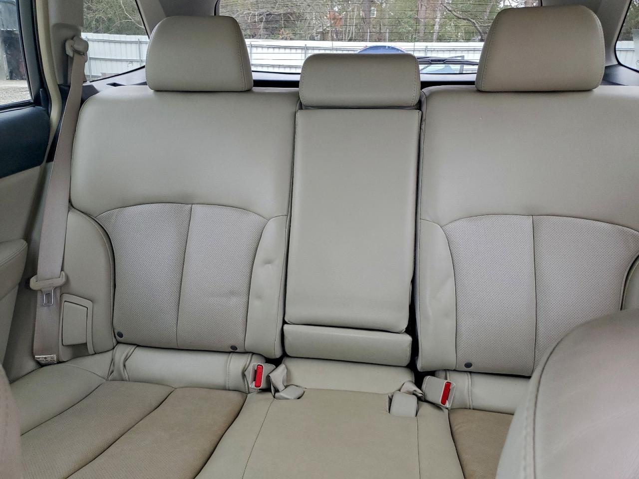 Subaru Outback 3.6r Limited Image 2