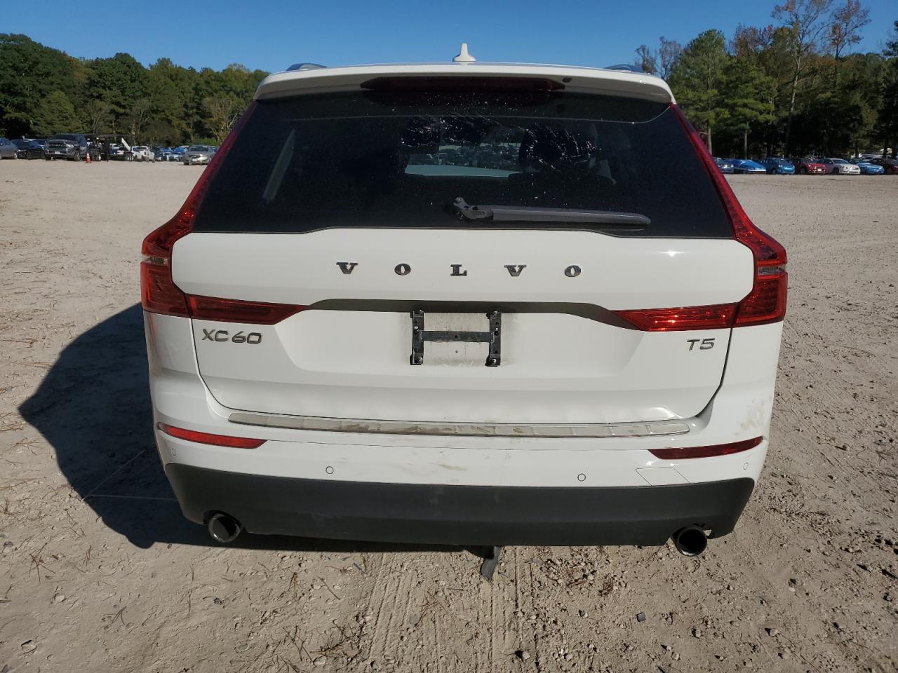 Volvo XC60 T5 Momentum Image 10