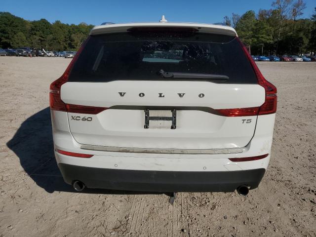 Volvo XC60 T5 Momentum Image 10