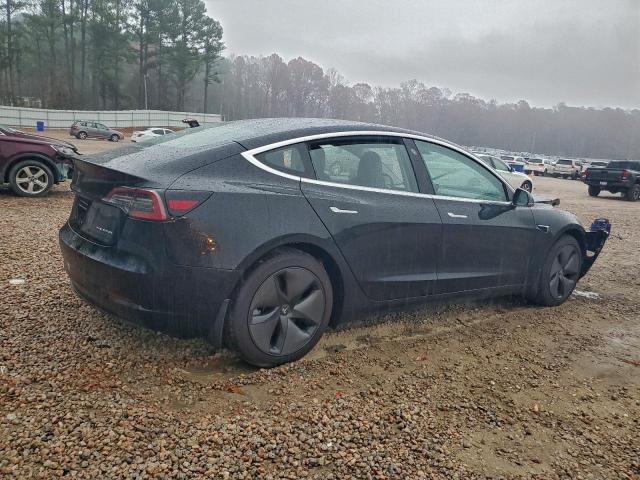 Tesla Model 3 Image 8