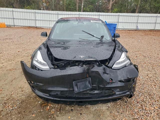 Tesla Model 3 Image 3
