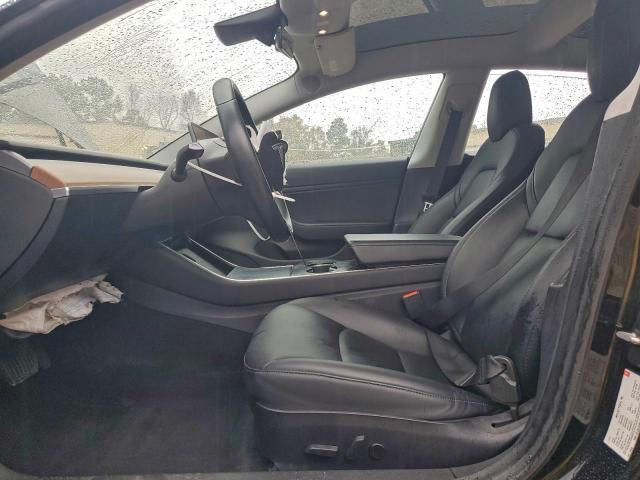 Tesla Model 3 Image 4