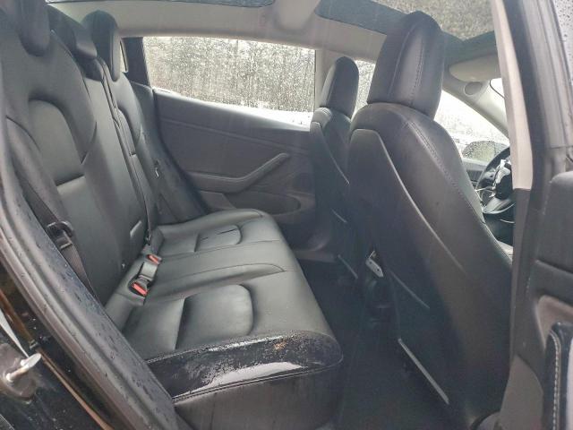 Tesla Model 3 Image 11