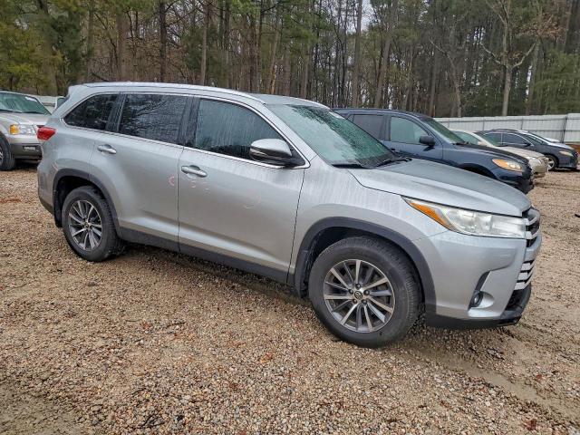 Toyota Highlander Se Image 5