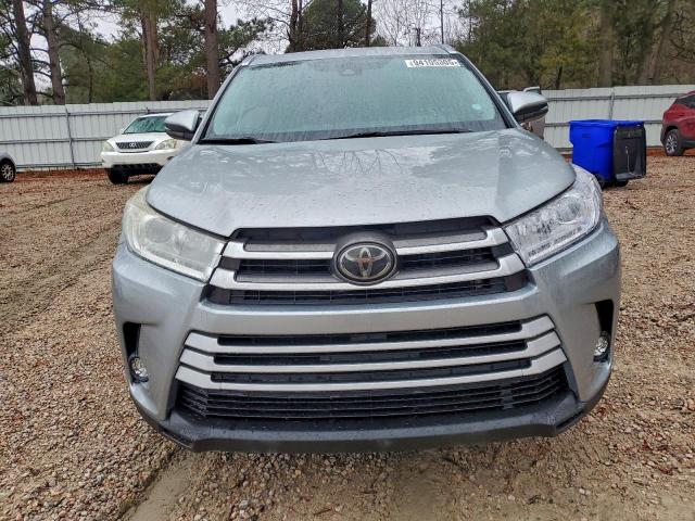 Toyota Highlander Se Image 12