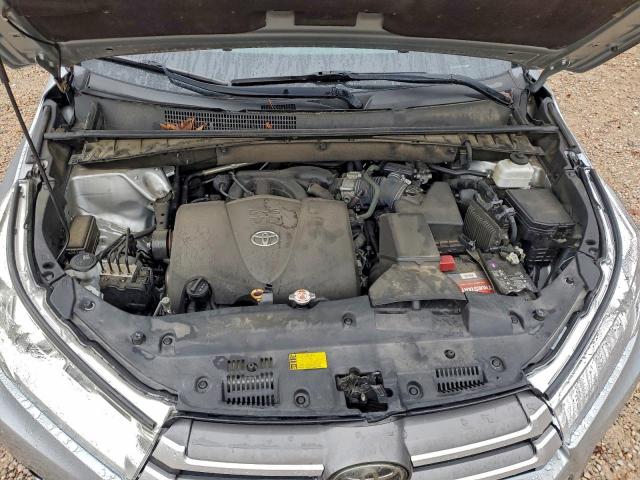 Toyota Highlander Se Image 9