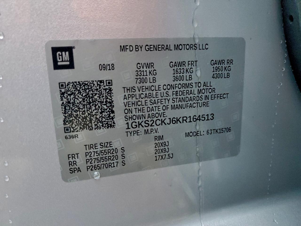 GMC Yukon Denali Image 11