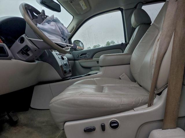 Chevrolet Silverado C1500 Ltz Image 12