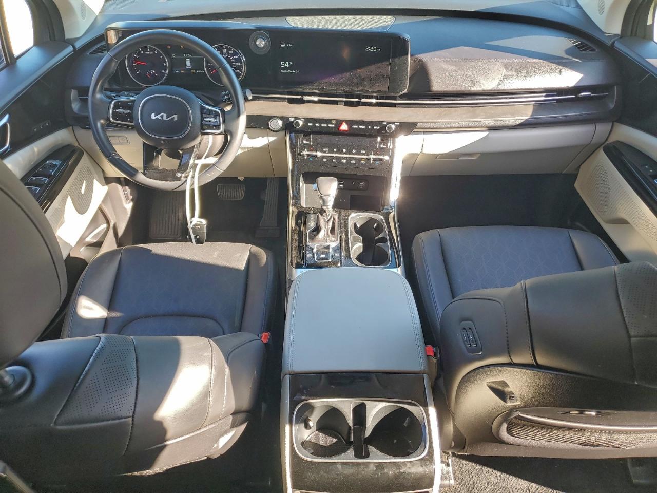 Kia Carnival Sx Prestige Image 3