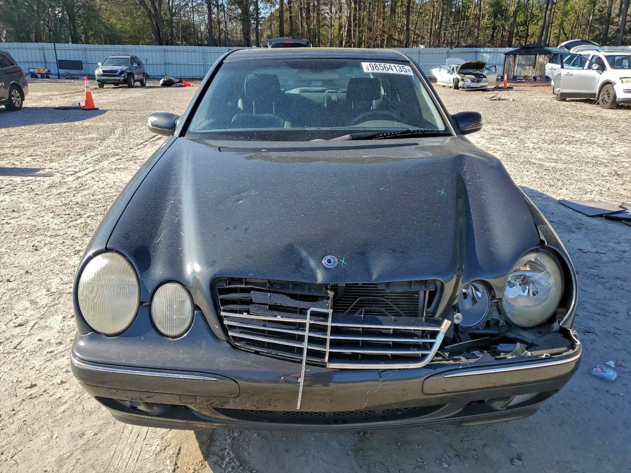 Mercedes-Benz E-Class 320 Image 12