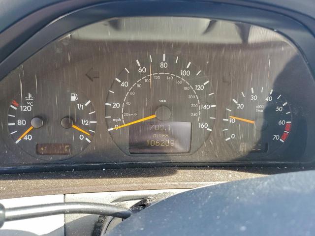 Mercedes-Benz E-Class 320 Image 10