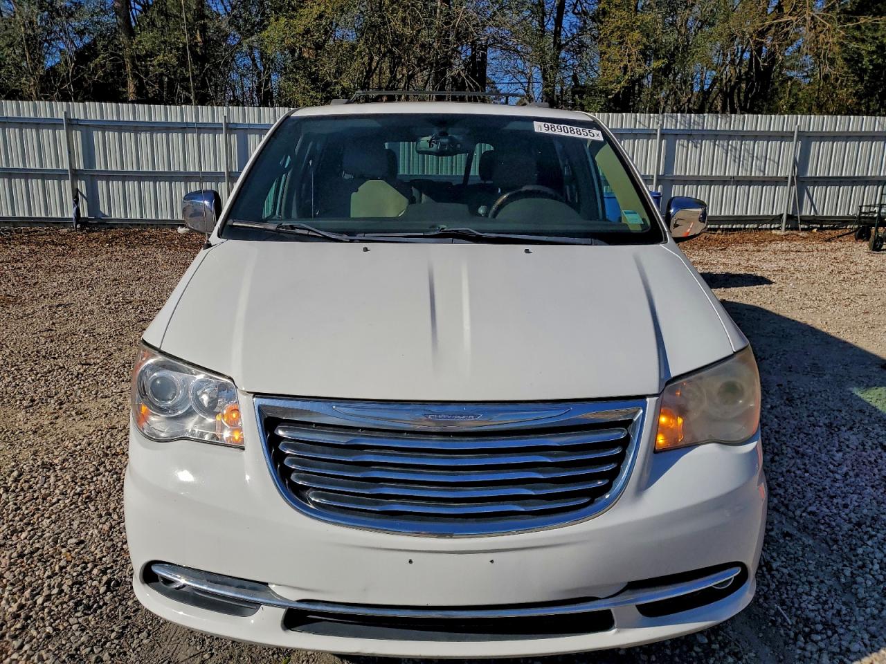 Chrysler Minivan Limited Platinum Image 13