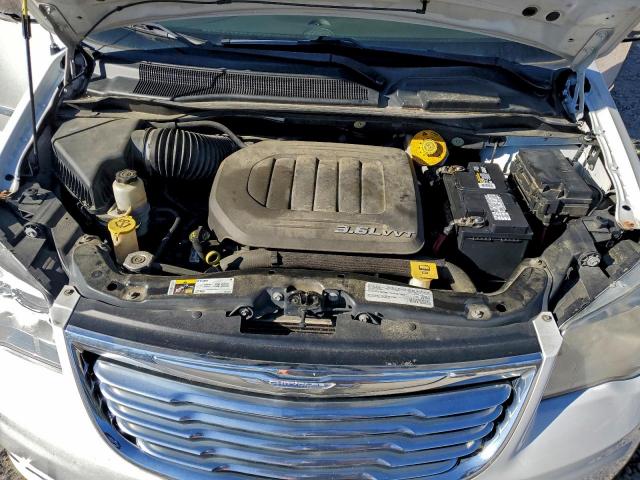 Chrysler Minivan Limited Platinum Image 6