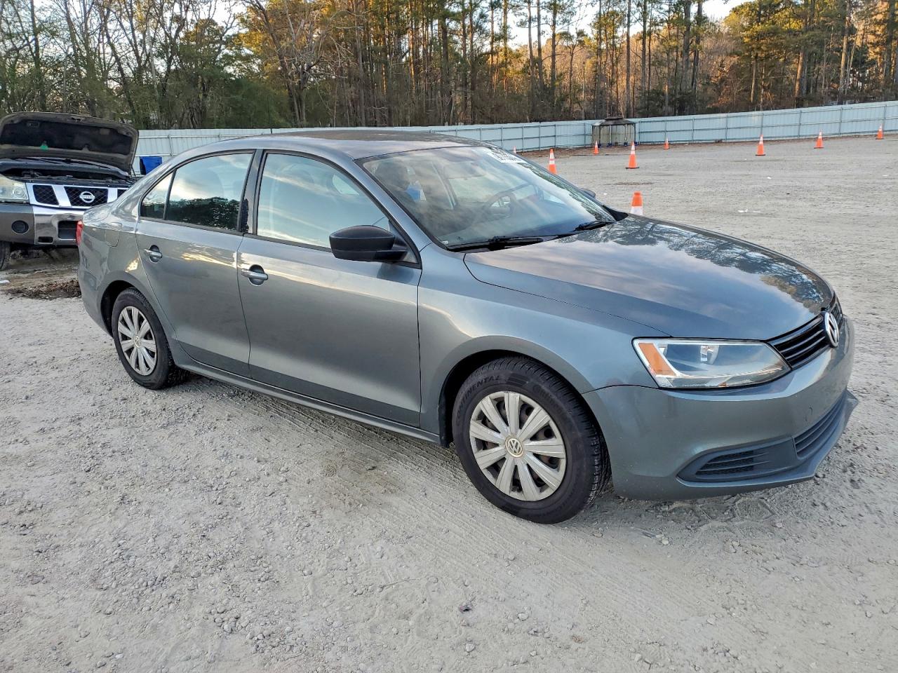 Volkswagen Jetta Base Image 3