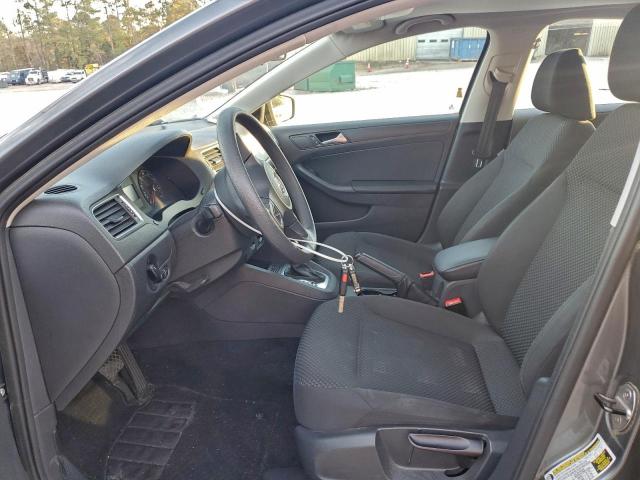 Volkswagen Jetta Base Image 4