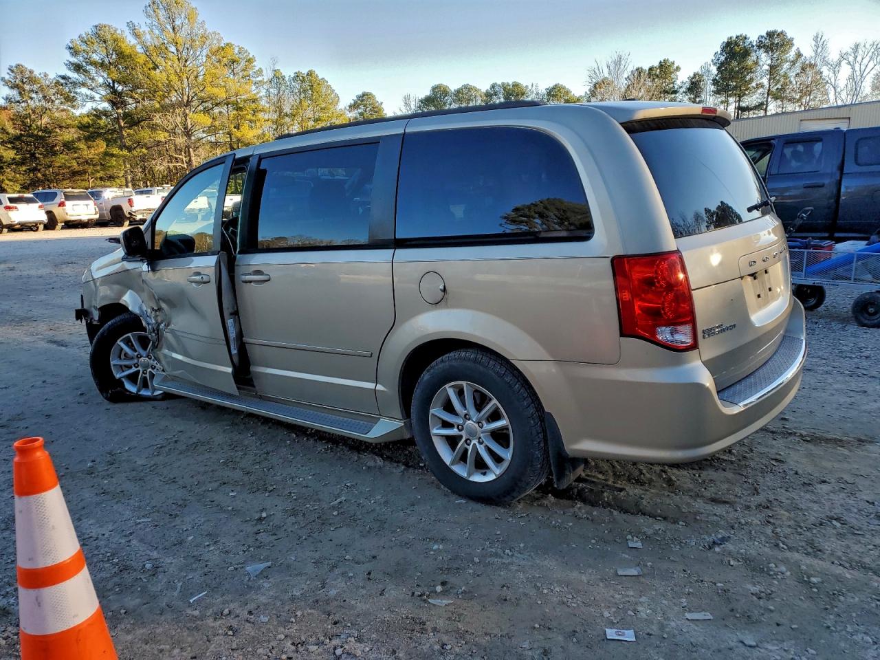 Dodge Caravan Sxt Image 2