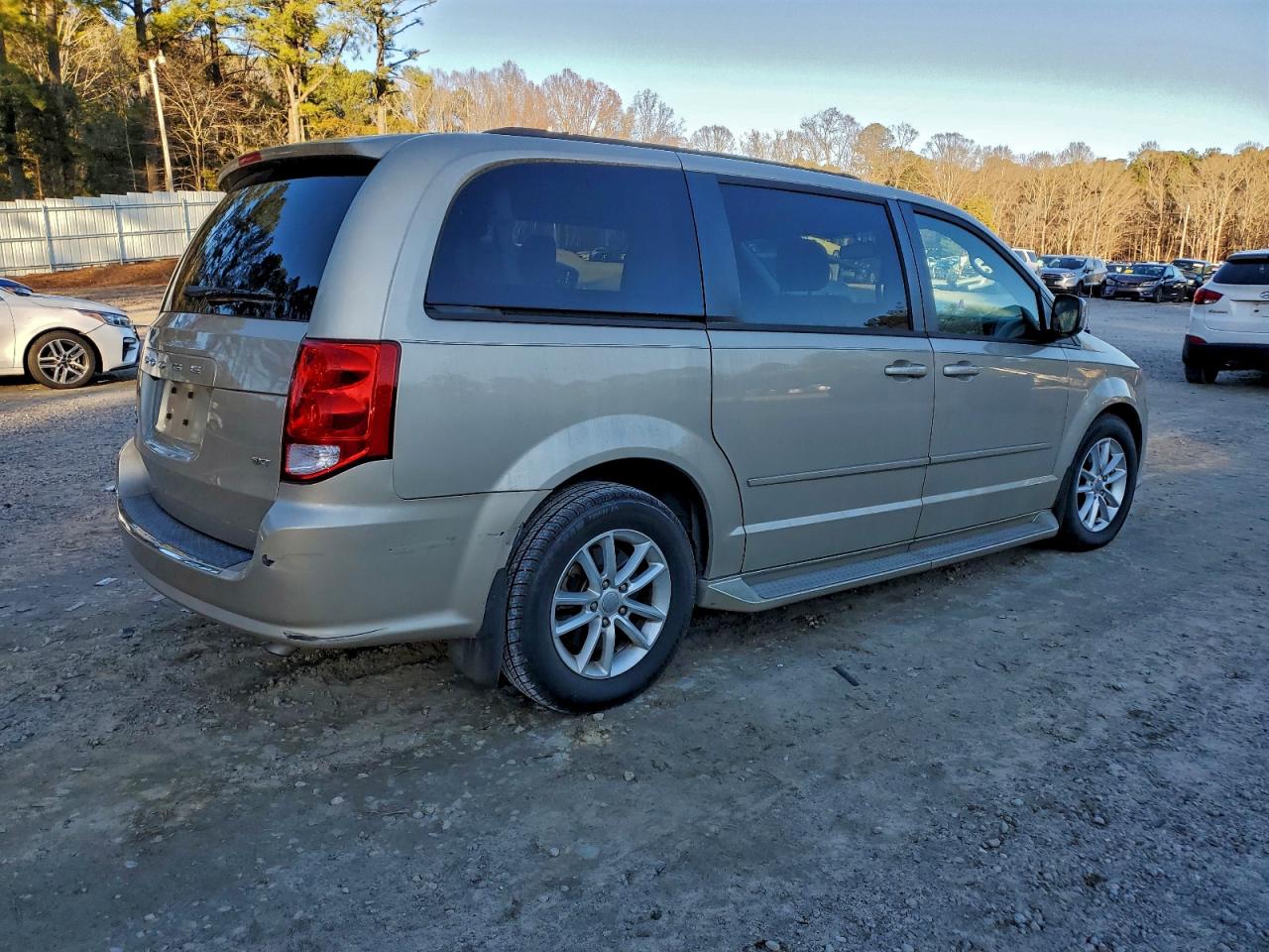 Dodge Caravan Sxt Image 8