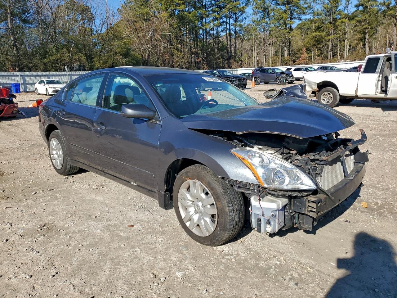 Nissan Altima Base Image 7