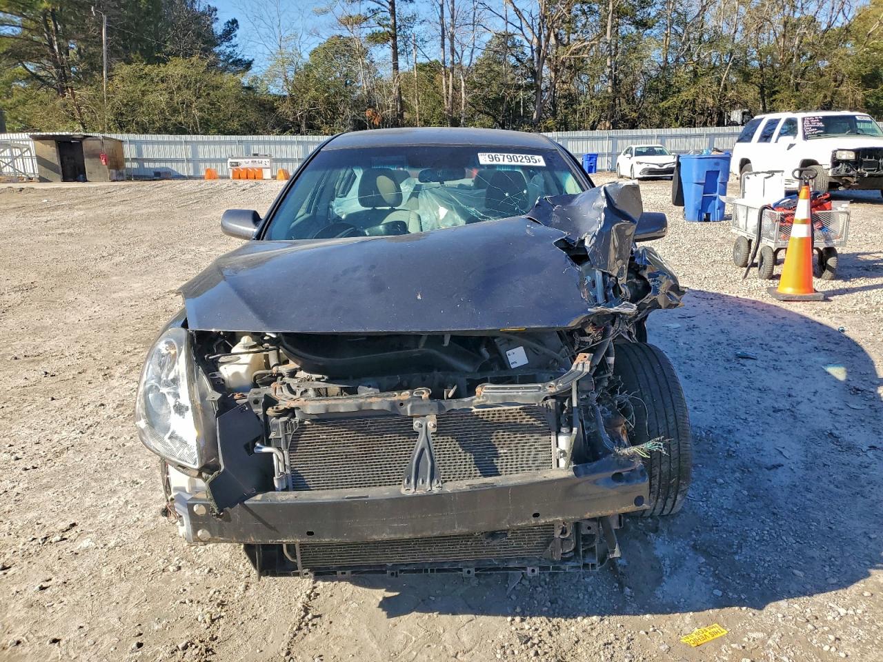 Nissan Altima Base Image 4