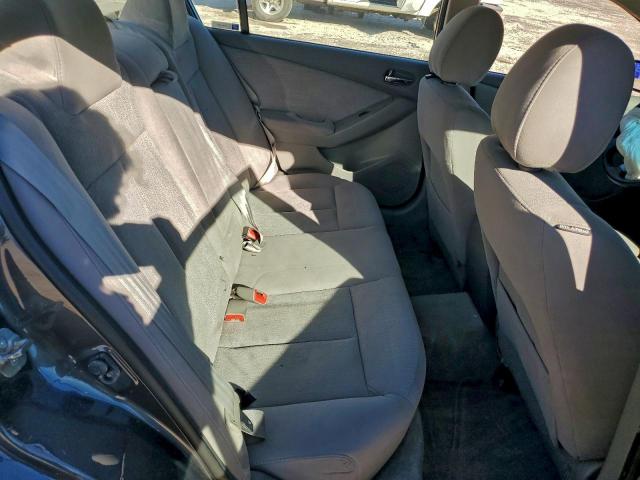 Nissan Altima Base Image 6