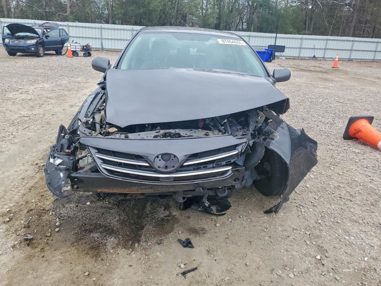 Toyota Corolla Base Image 6