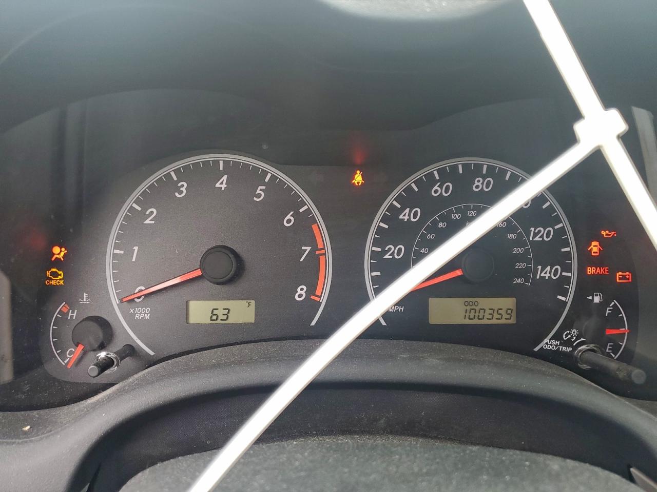 Toyota Corolla Base Image 12