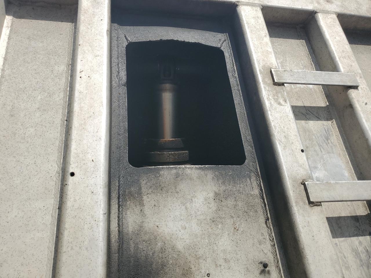 Fruehauf Trailer Image 8