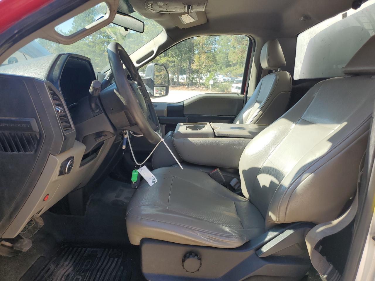 Ford F-550 Super Duty Image 10