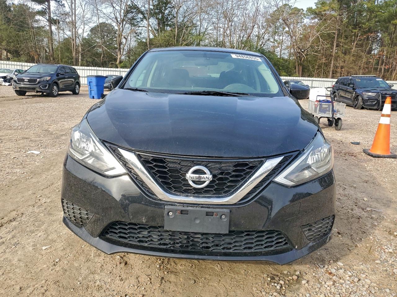 Nissan Sentra S Image 9