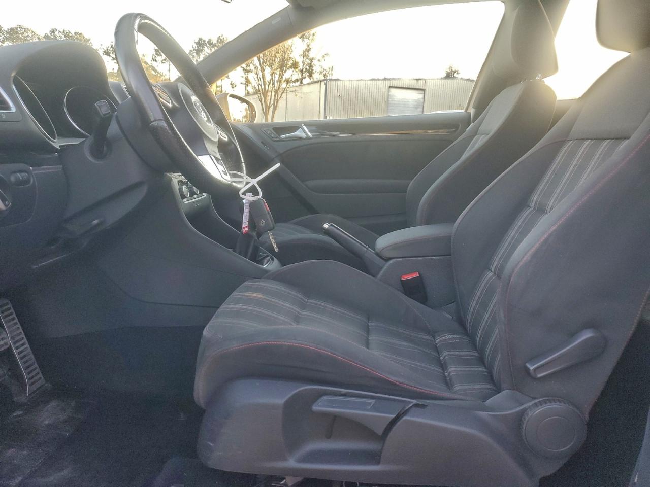 Volkswagen GTI Image 11