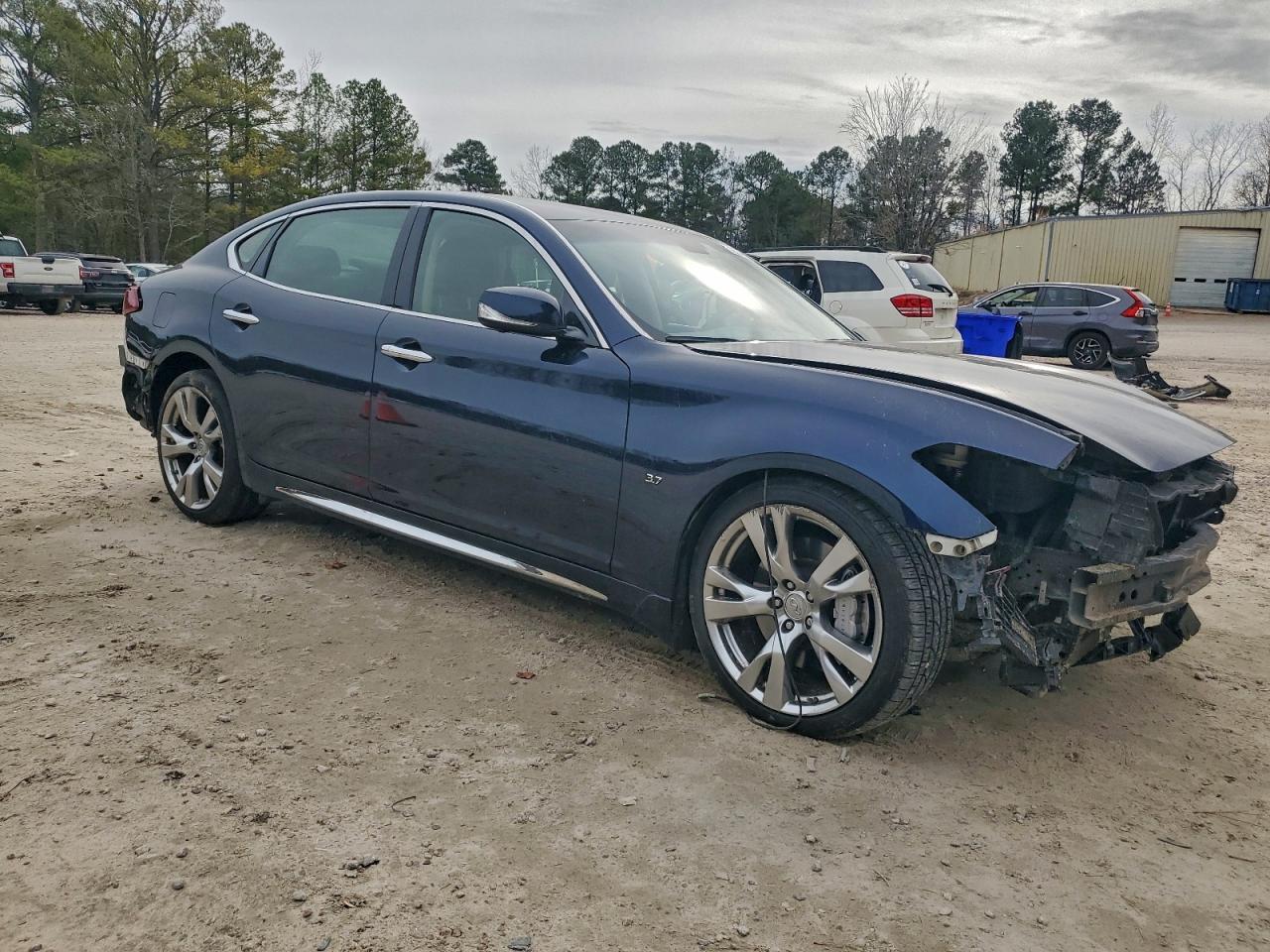 INFINITI Q70 3.7 Image 3