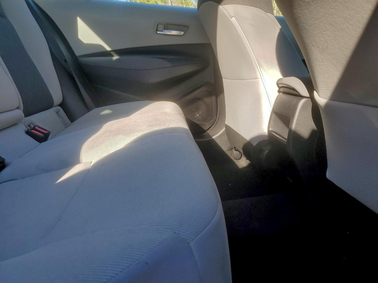 Toyota Corolla Le Image 8