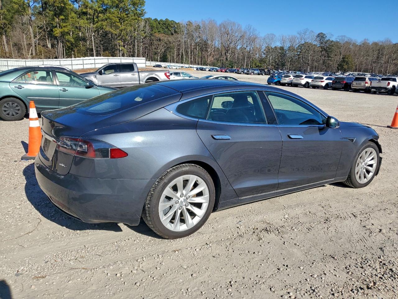 Tesla Model S Image 10