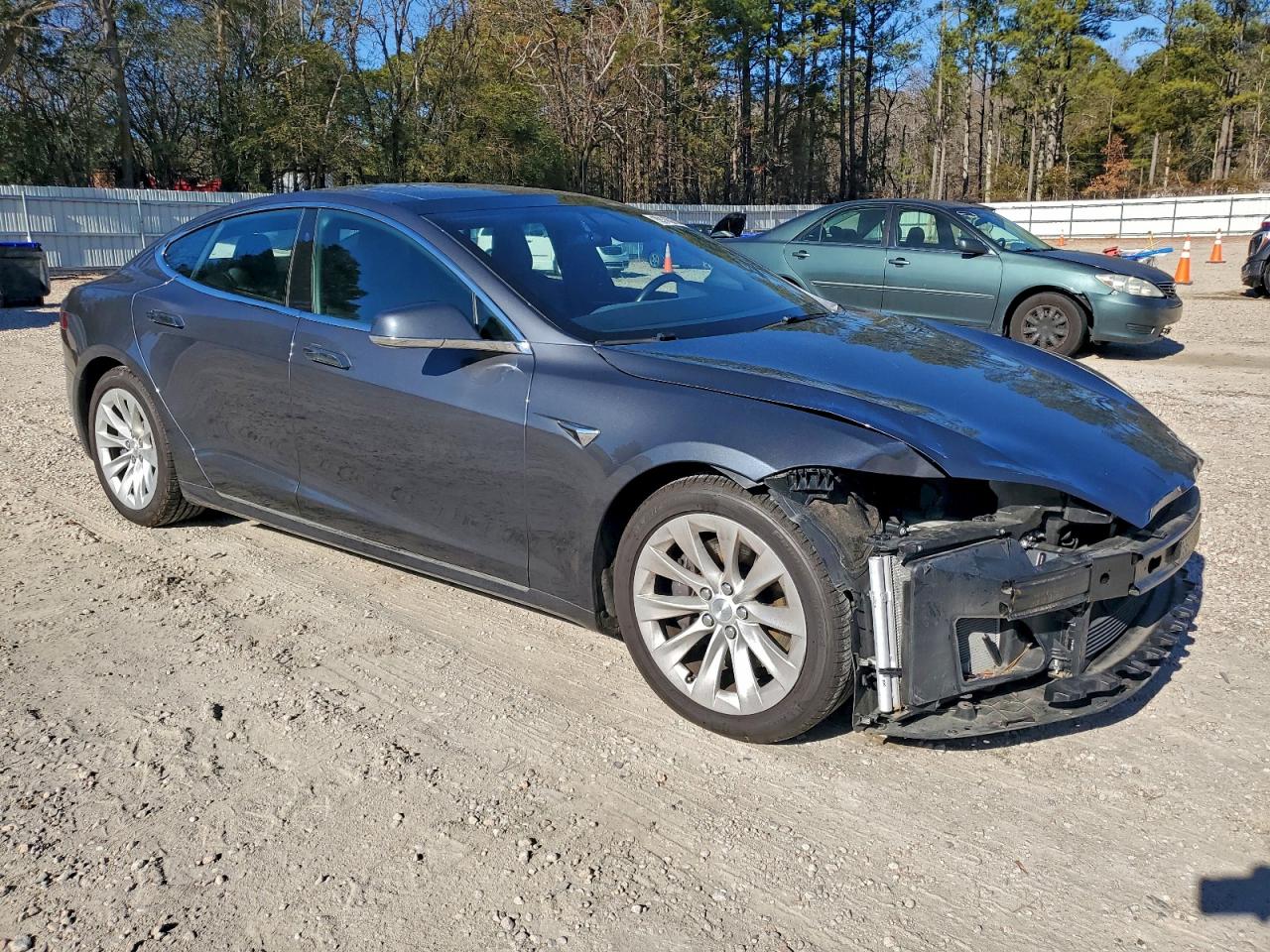 Tesla Model S Image 9