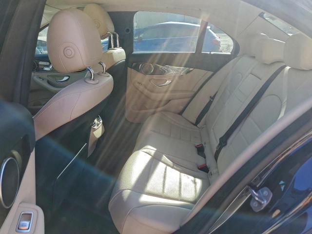 Mercedes-Benz C-Class 300 Image 9