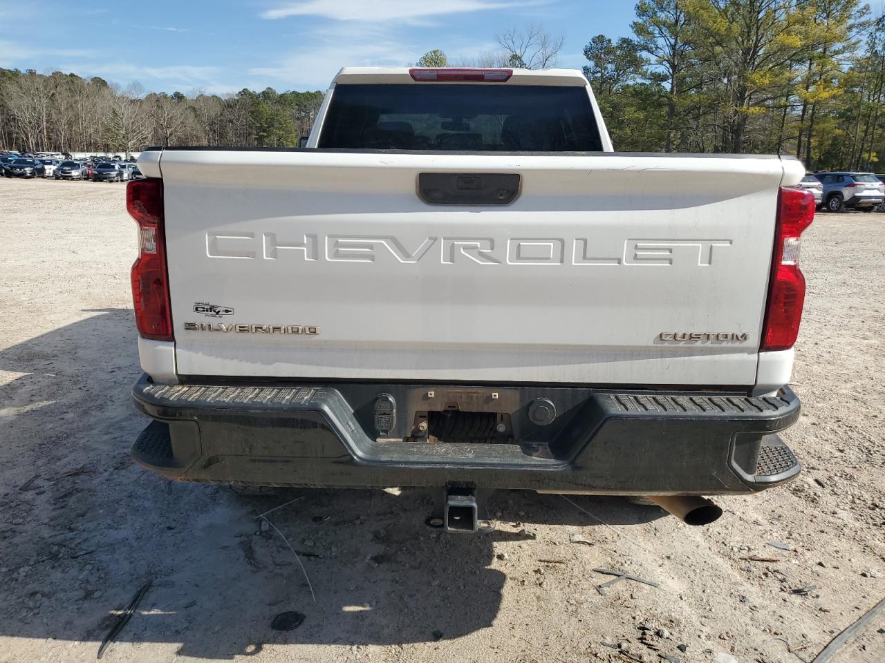 Chevrolet Silverado K2500 Custom Image 11