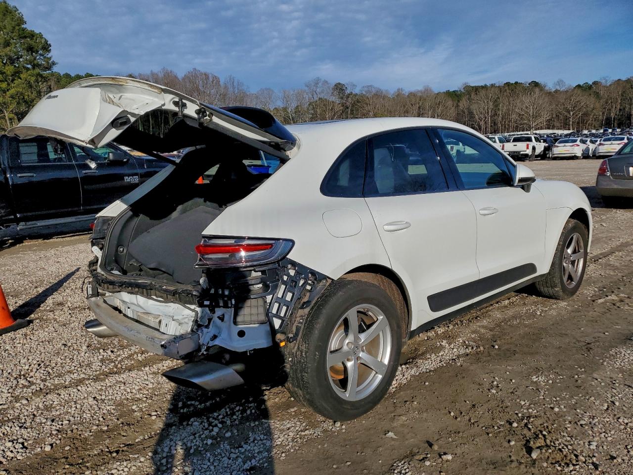 Porsche Macan Image 4