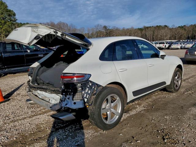 Porsche Macan Image 4